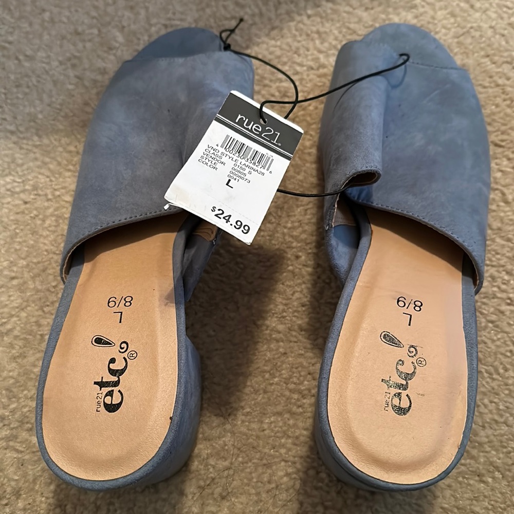 New light blue heels size L (8/9)